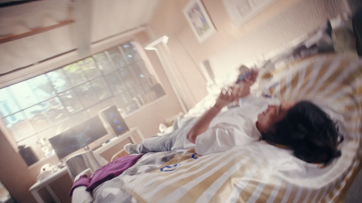 Icon The Moment · still 2